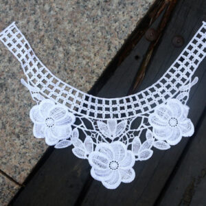 How does the Chinese factory produce lace collar applique?