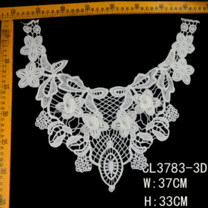 Collar de encaje guipur 3D