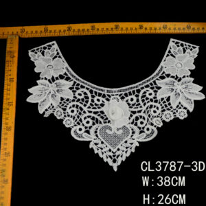 Collar de encaje guipur 3D