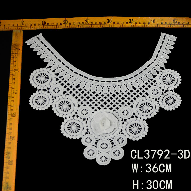 Collar de encaje guipur 3D